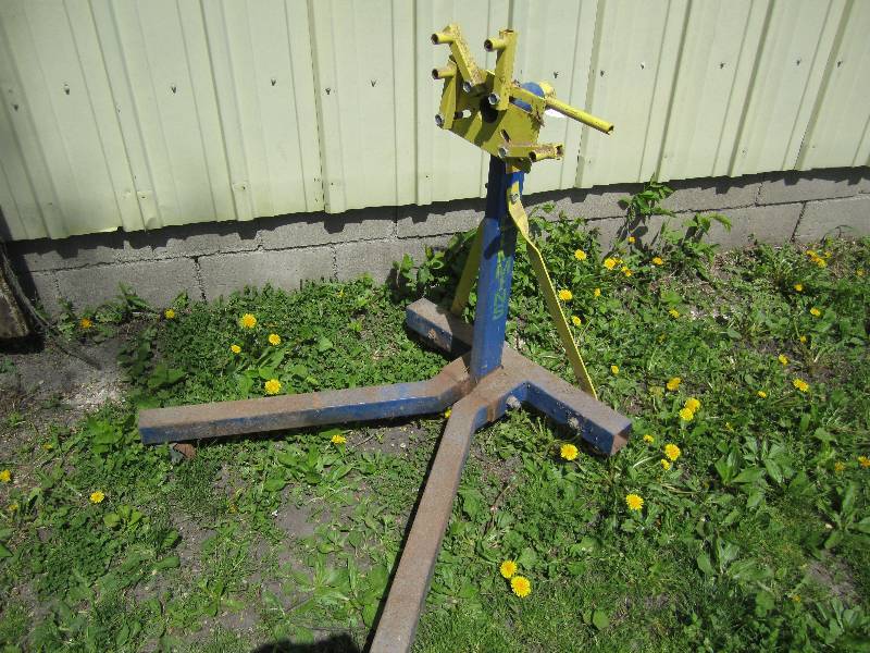 lot 367 image: Large capacity engine stand...