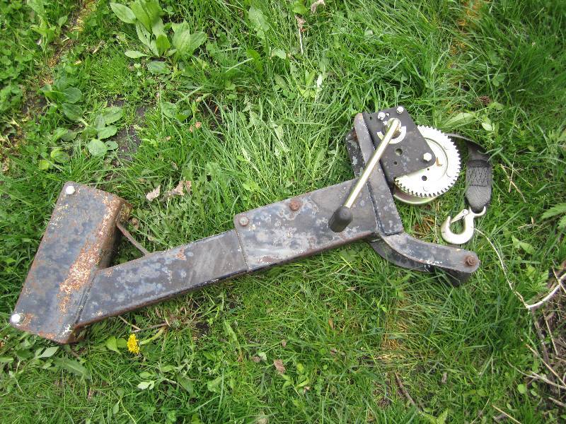 lot 381 image: Boat winch with strap...