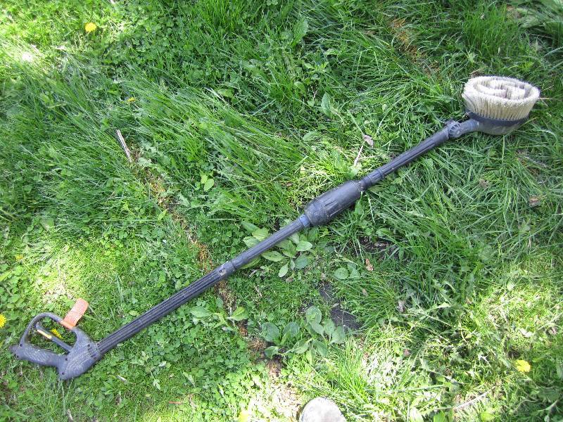 lot 384 image: Adjustible pressure washer brush at...