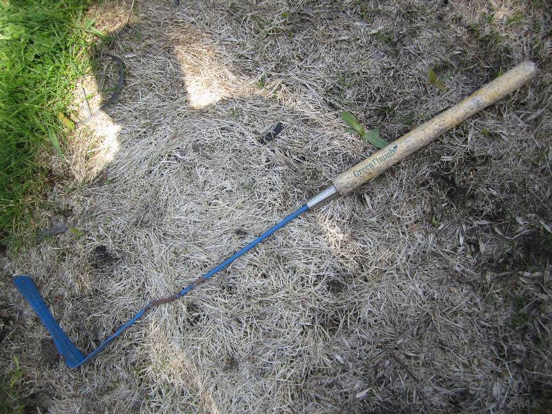 lot 385 image: Hand weed wacker...