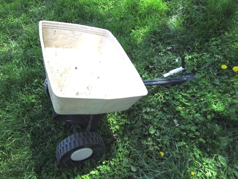 lot 398 image: Pull behind spreader...
