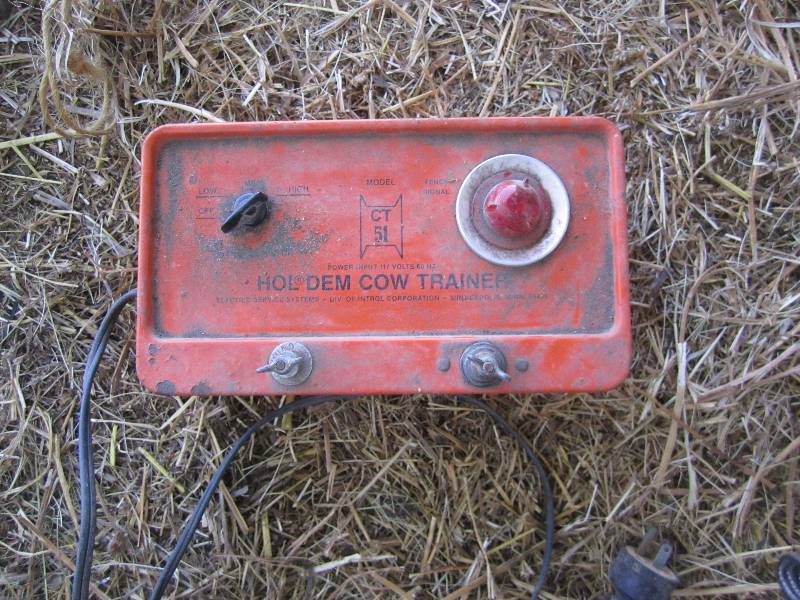 lot 420 image: Electric fence controller...