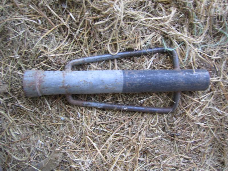lot 422 image: Post pounder...