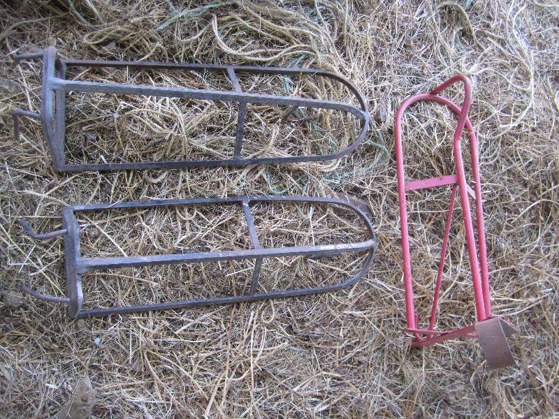 lot 424 image: 3 saddle racks...