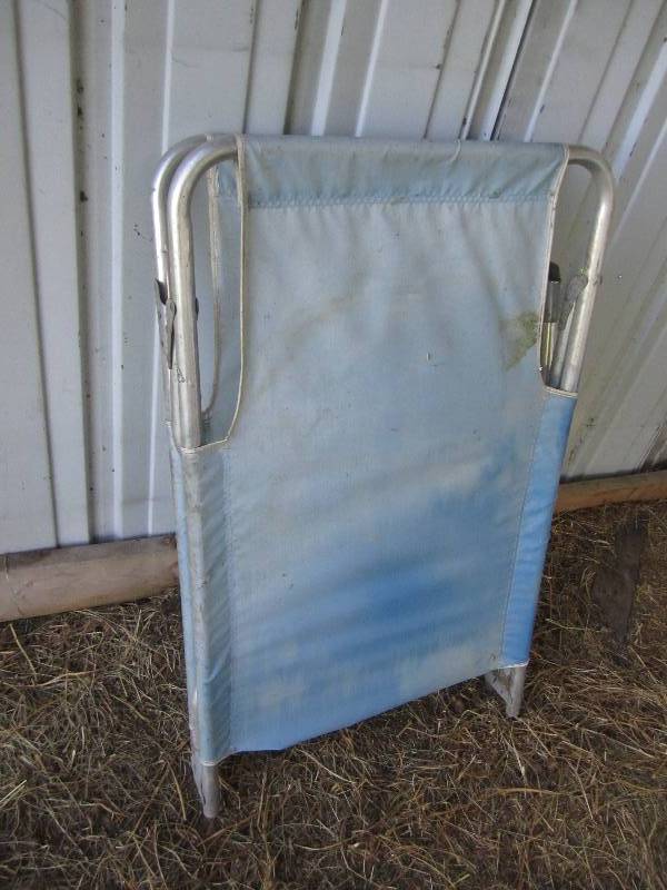 lot 440 image: Lounge chair...