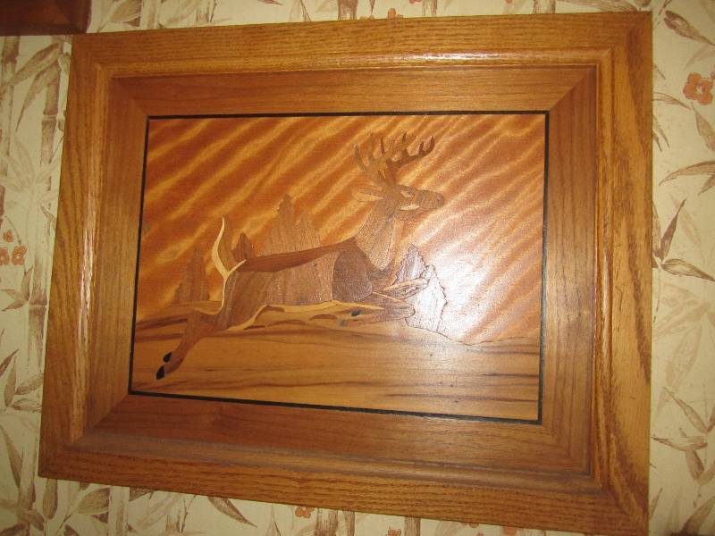 lot 17 image: All wood deer wall docor...