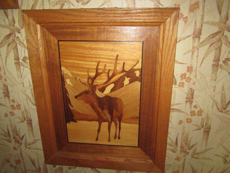 lot 20 image: All wood deer wall hanging...