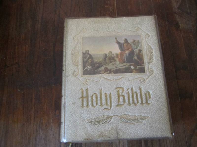 lot 44 image: Vintage Holy Bible...