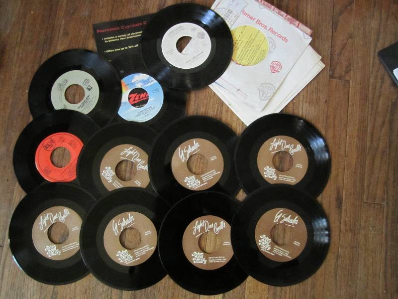 lot 66 image: 45 records, Peter Paul and Mary, mo...
