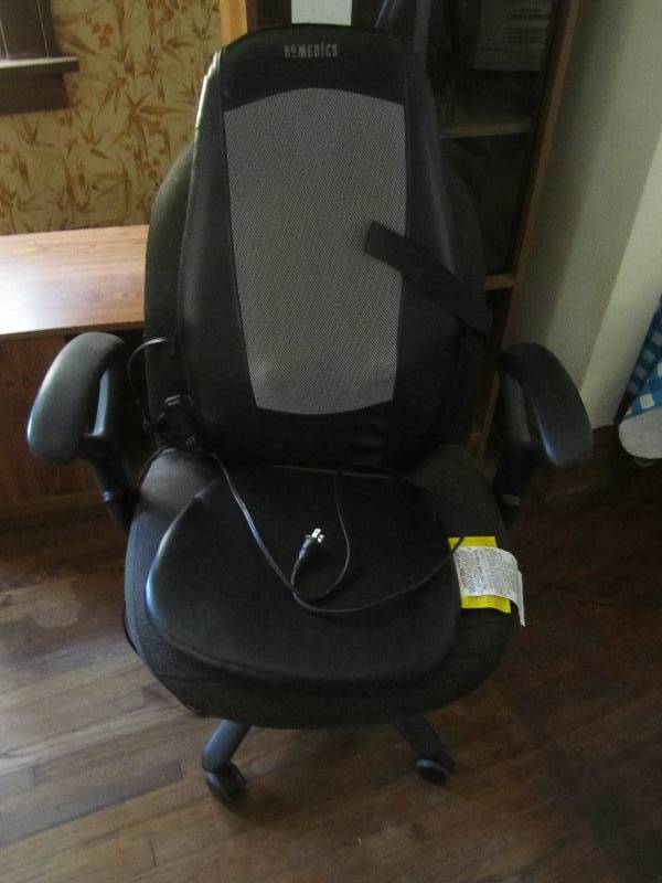 lot 71 image: Office chair with Homedics massager...