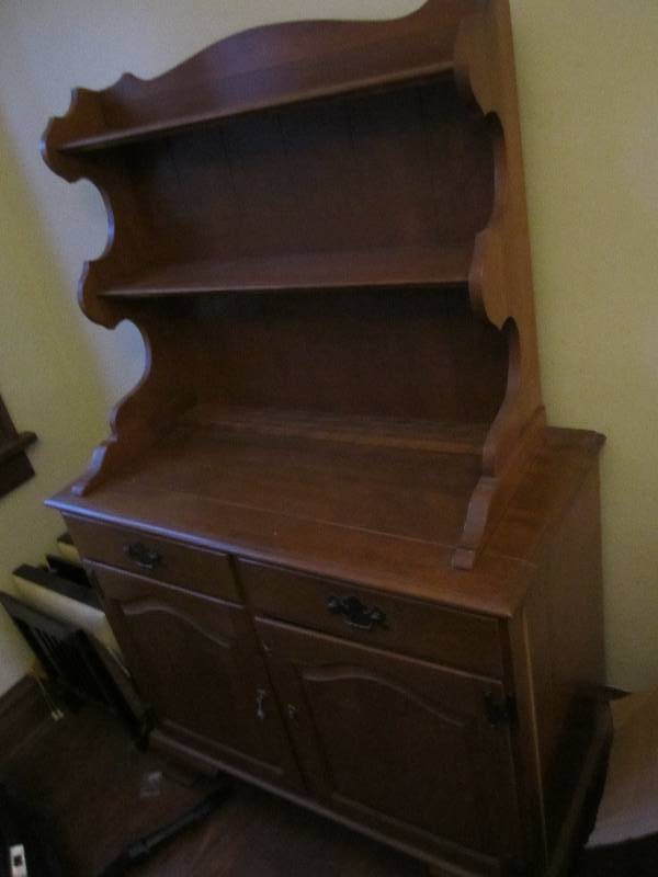 lot 99 image: Ethan Allen buffet 38 wide...