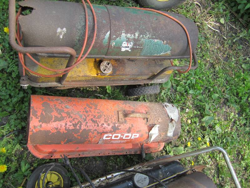 lot 14 image: Lot of heaters and and air compress...