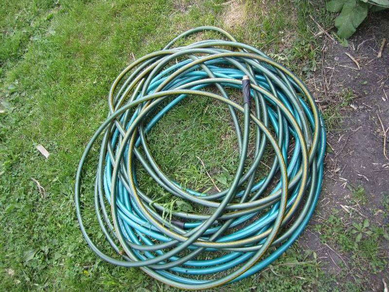 lot 624 image: Lot of nice garden hoses...