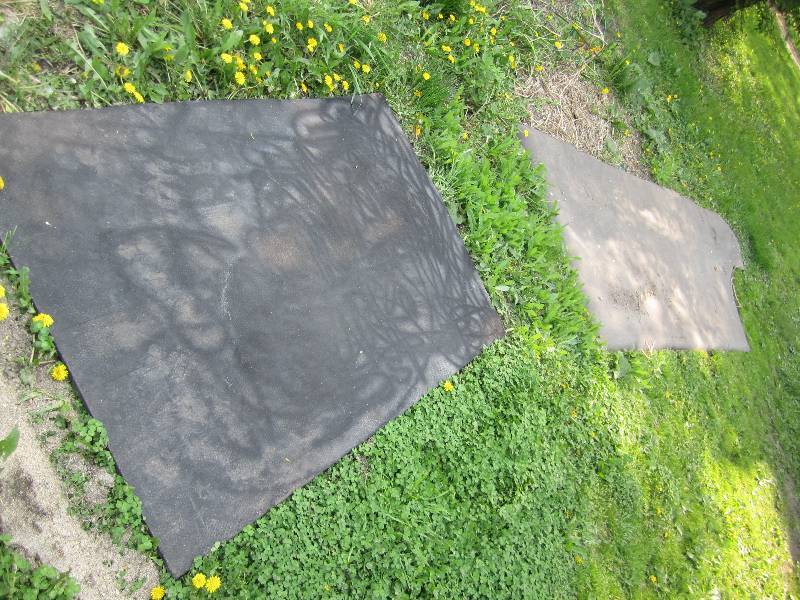 lot 626 image: 2 rubber mats, one is 4 x 6 feet an...