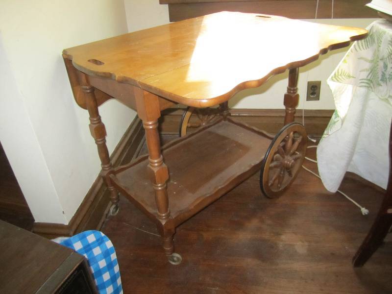 lot 454 image: Wagon theme drop leaf table, rolls,...