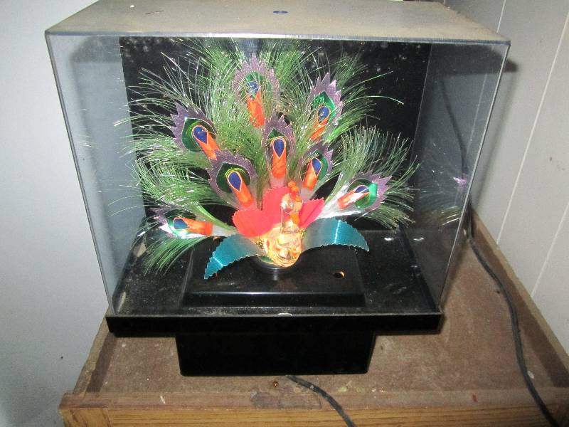 lot 479 image: Light up bird...
