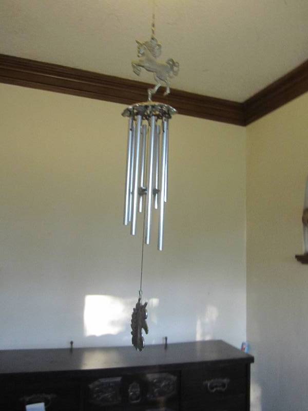 lot 495 image: Horse windchime...