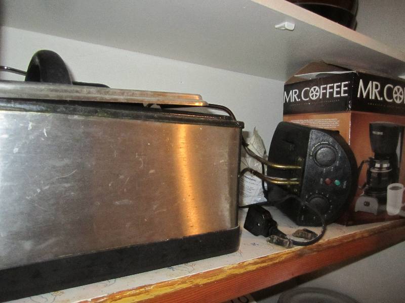 lot 499 image: Fryer and new Mr Coffee maker...