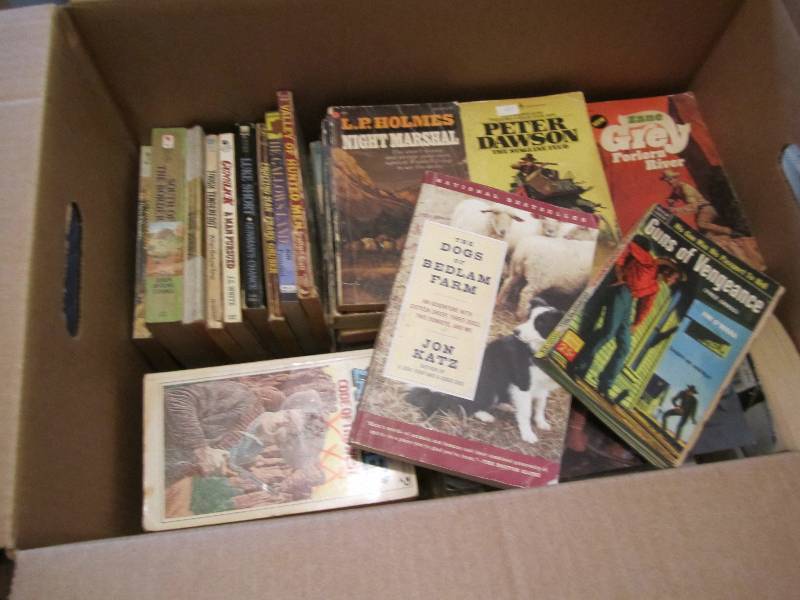 lot 576 image: Box of older paperbacks, westerns, ...