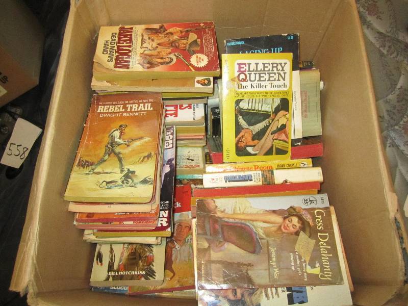 lot 582 image: Box of vintage paperbacks...
