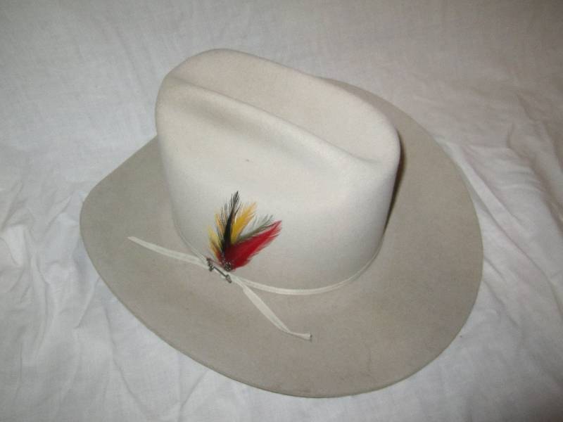 lot 587 image: Nice Stetson Western hat size 7...