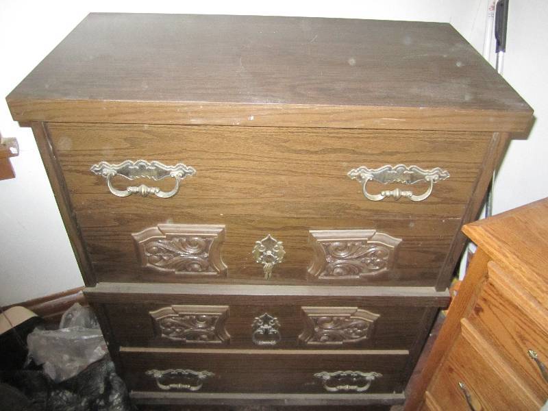 lot 592 image: Vintage dresser top is 33 x 17  43...