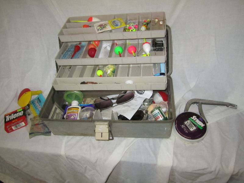 lot 598 image: Tackle box with assorted tackle...