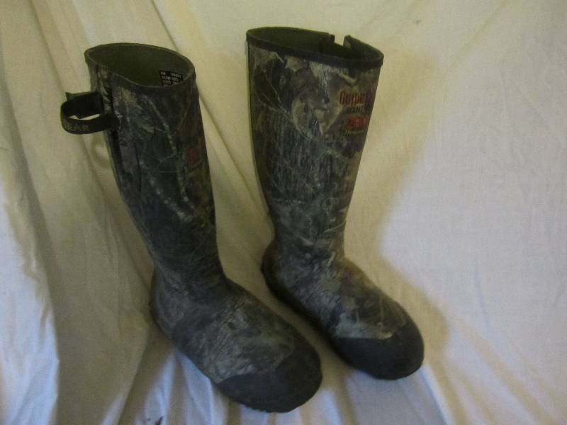 lot 634 image: Guide Series insulated rubber boots...