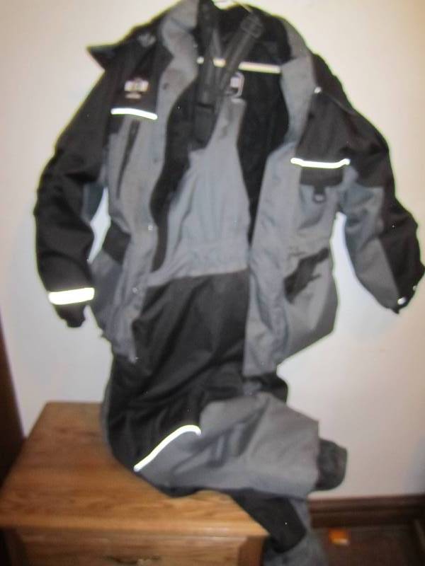 lot 637 image: Striker Ice jacket and snow pants, ...