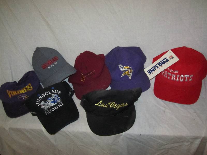 lot 651 image: Caps, nice lot...