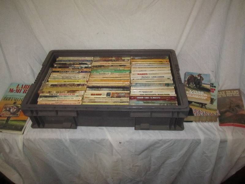 lot 660 image: Plastic crate of paperbacks...