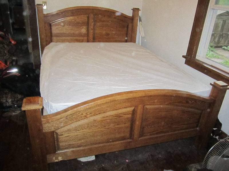 lot 670 image: Bed, solid wood head and footboard ...