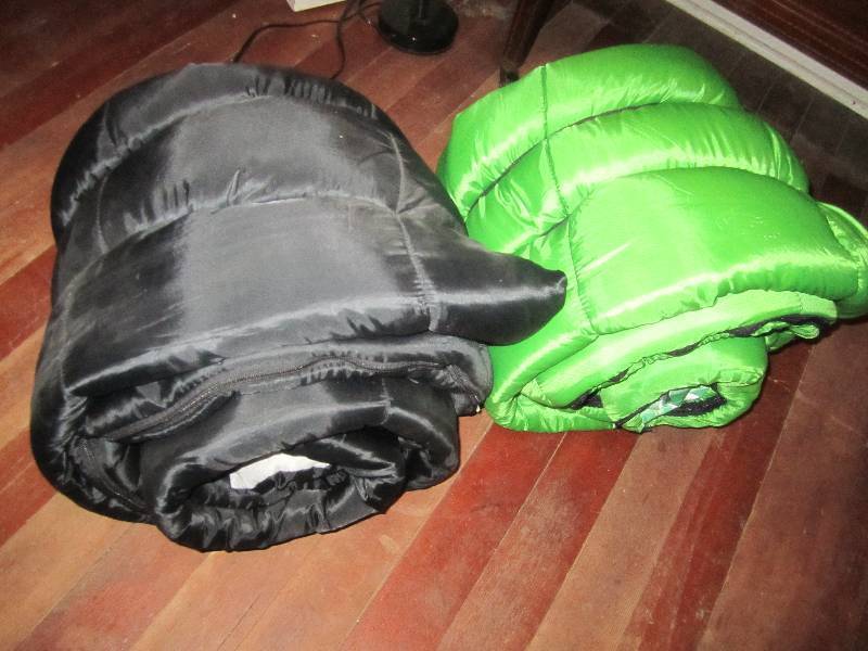 lot 682 image: Pair of thick sleeping bags...