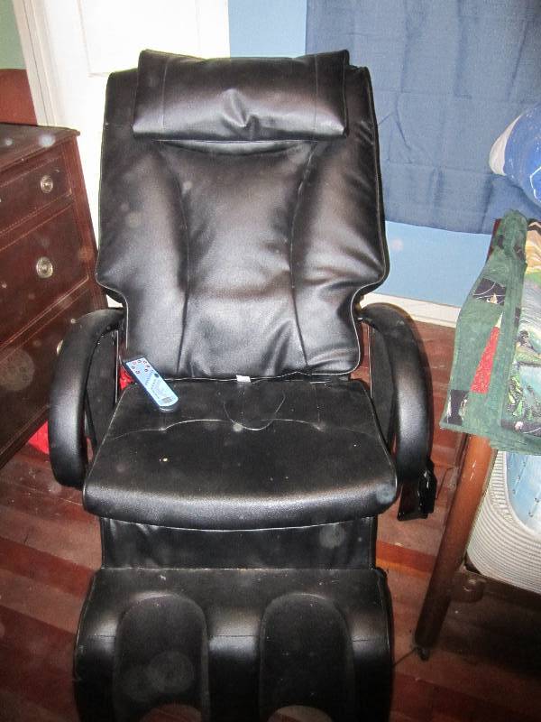 lot 683 image: Heated massage chair...