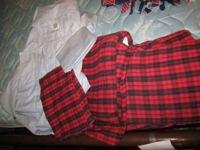 lot 687 image: Flannel bedding...