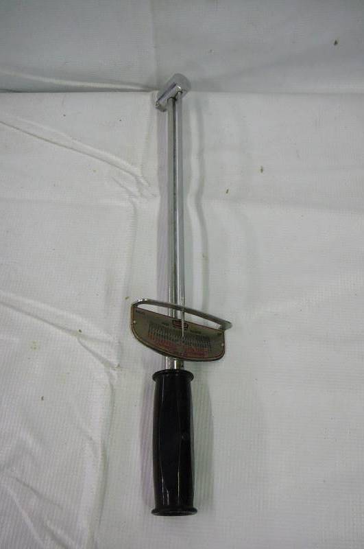 TORQUE WRENCH