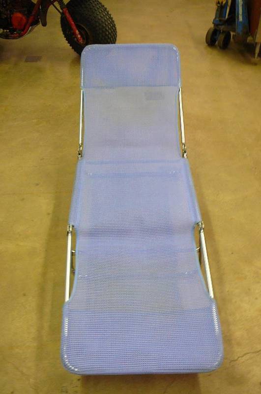 LAWN CHAIR