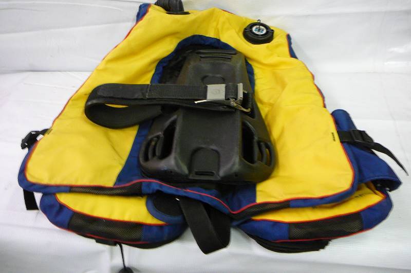 DIVE VEST