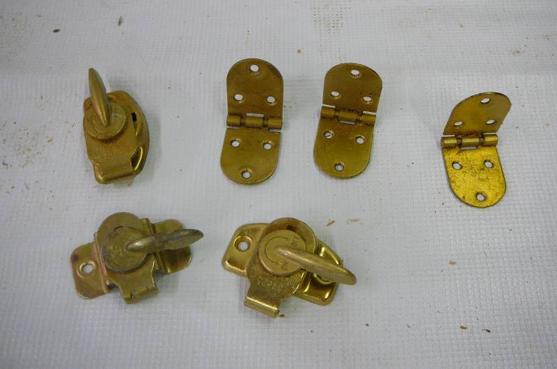 HINGES & WINDOW LATCHES