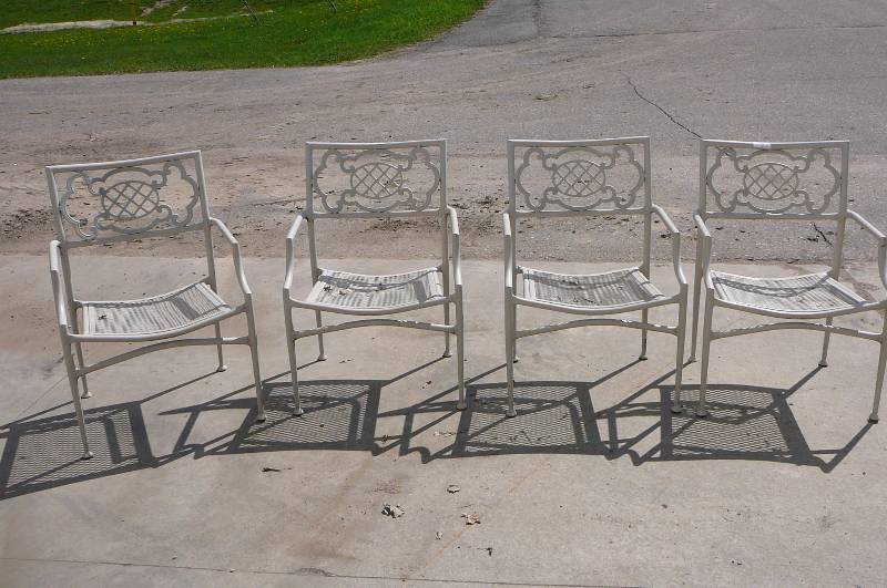 lot 9 image: ALUMINIUM PATIO CHAIRS