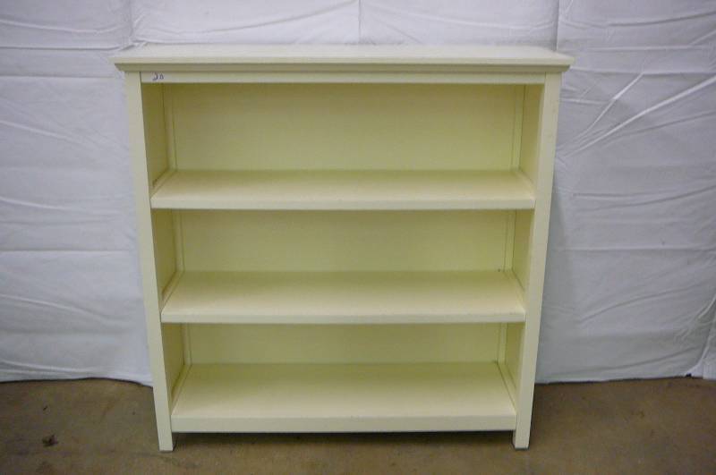 lot 20 image: POTTERY BARN BOOKCASE