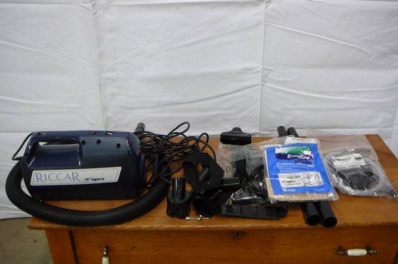 lot 22 image: RICCAR VACUUM