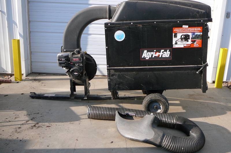 lot 29 image: AGRI-FAB MOW-N-VAC.