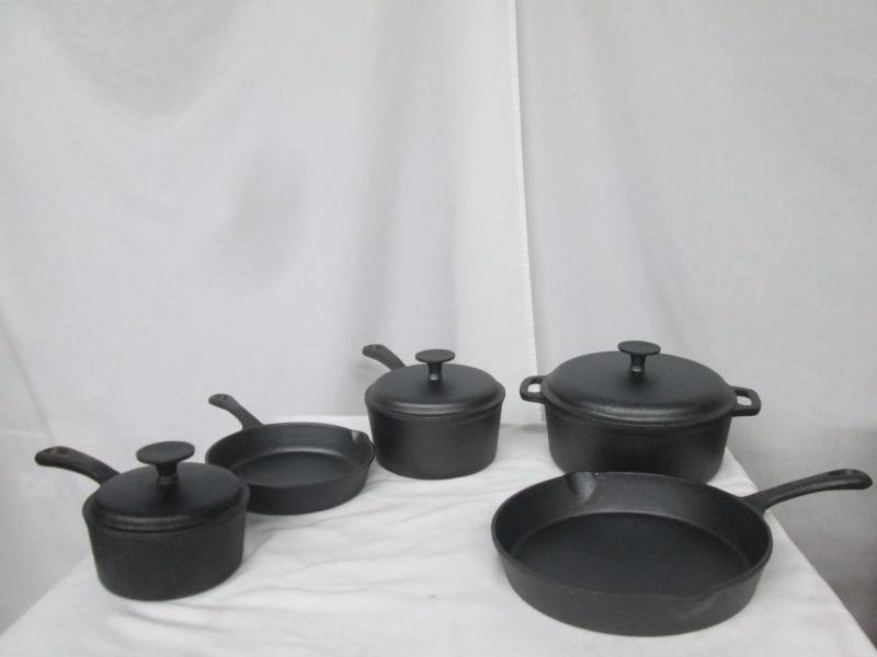 Chefs Mark 8-pc. Cast Iron Cookware Set