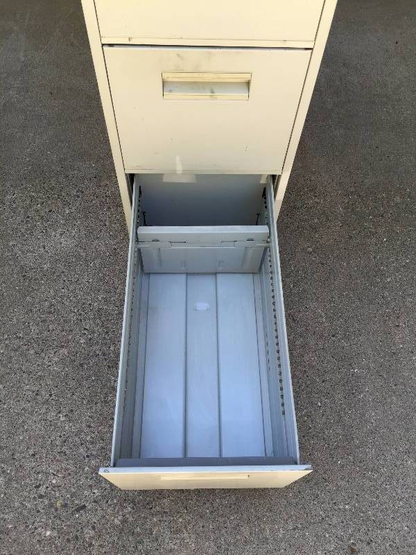 lot 17 image: Heavy Duty HON 4 Drawer Vetical Letter Size Filing Cabinet Super Condition - Retails about $600.00 New 15x26.5x52