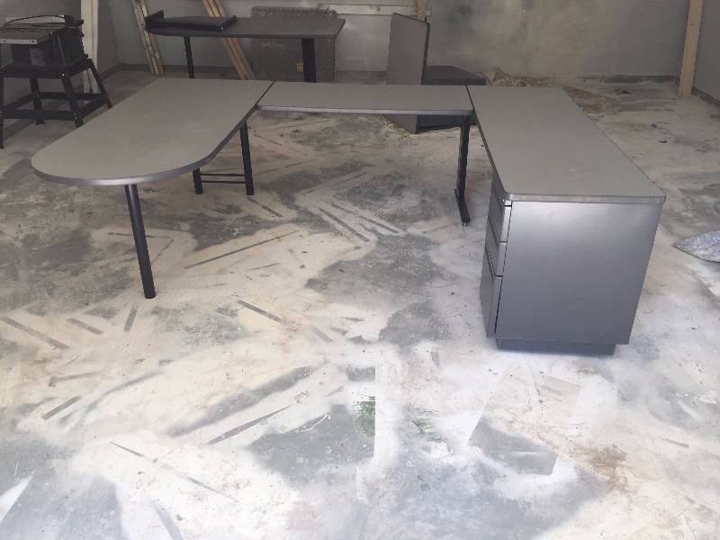 lot 21 image: Retail USED $900.00 Sleek Quality Haworth UniGroup Horseshoe U Shape Modular Reception or Executive Workstation Unit with Drawers - Can Use Separately Too - Very Good Condition  #3 6x23x8.5x23x6x30