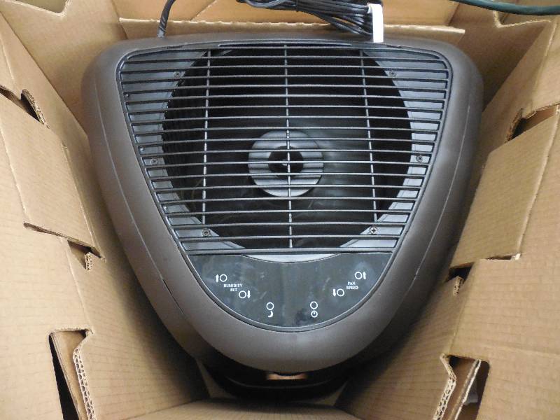 lot 45 image: Designer Series 3.5 Gal. Evaporative Humidifier for 2,400 sq. ft.