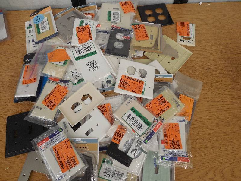 lot 68 image: MASSIVE LOT OF ELECTRICAL WALL AND SWITCH COVERS