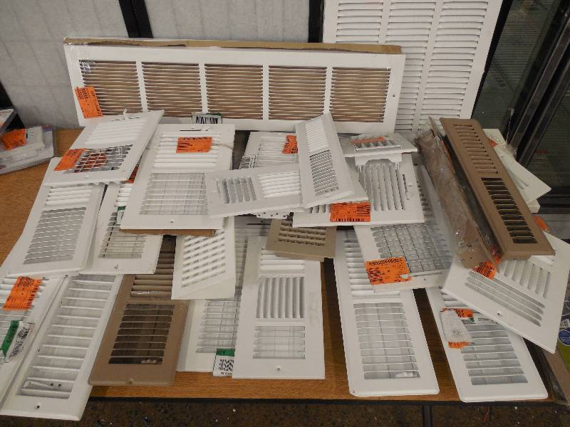 lot 71 image: HUGE HEAT REGISTER VENT LOT