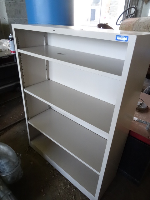 lot 10 image: Book Shelf